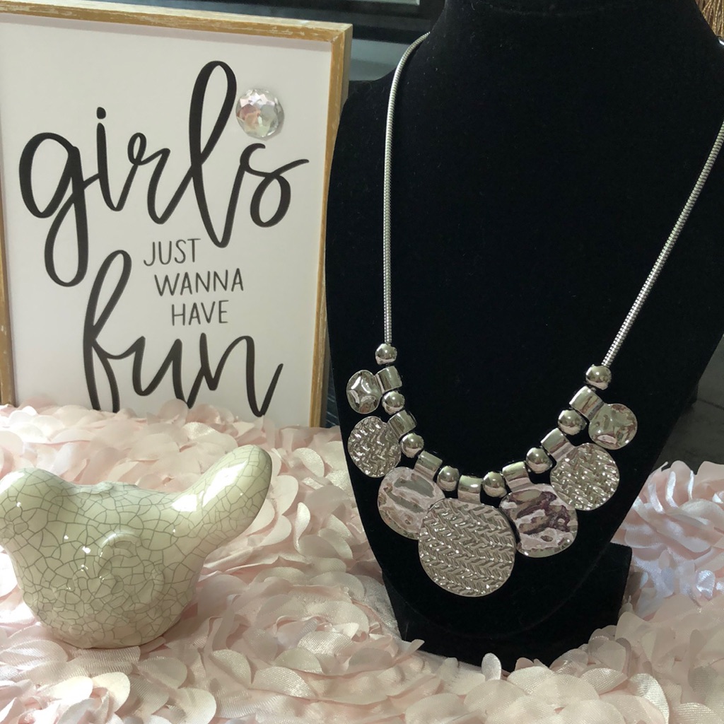 Nwt Charcoal Metal Basketweave Necklace 8$